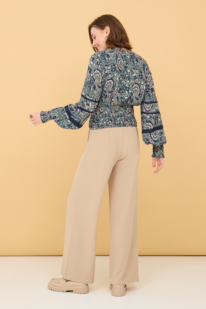 Blusa con maniche a sbuffo
