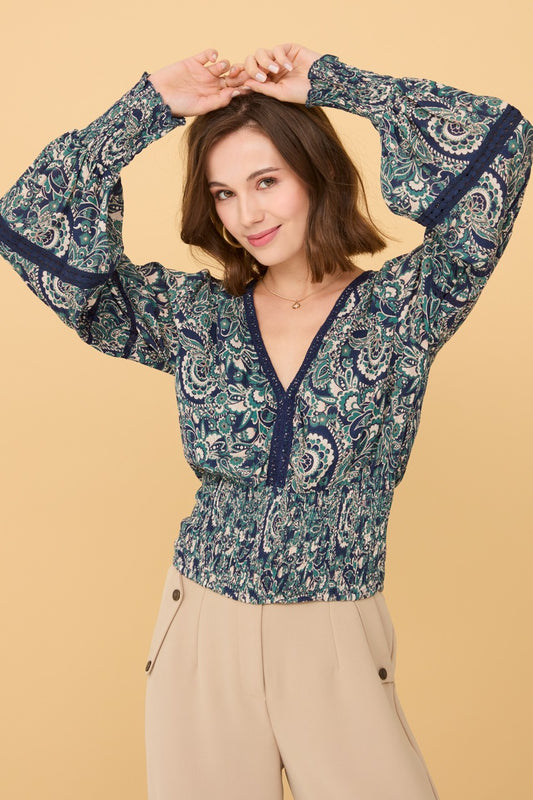 Blouse with puffed sleeves