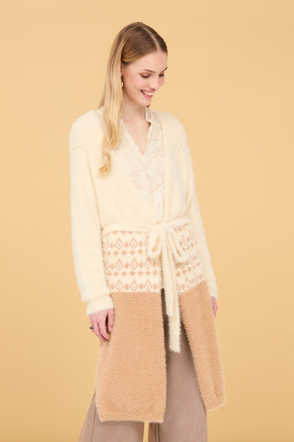 Cardigan lungo effetto etnico beige