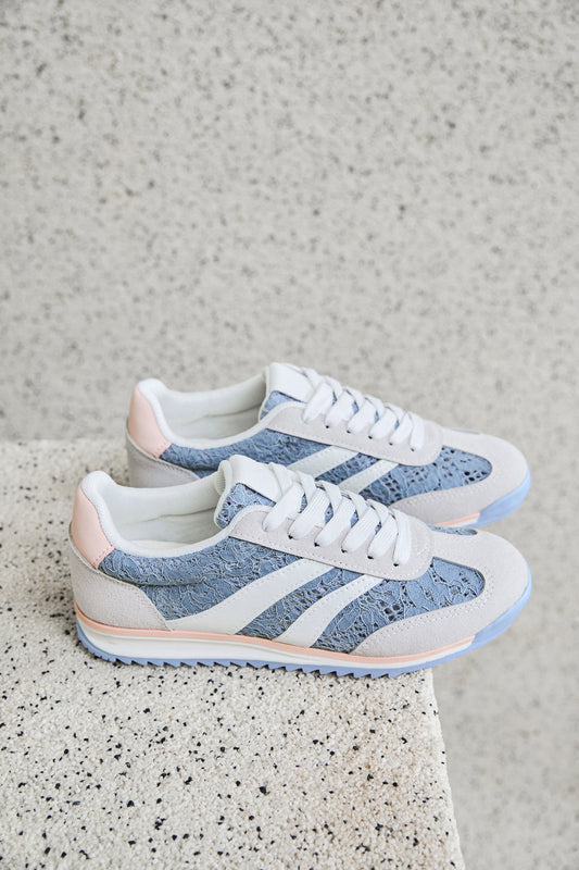 Sneakers in pizzo azzurro