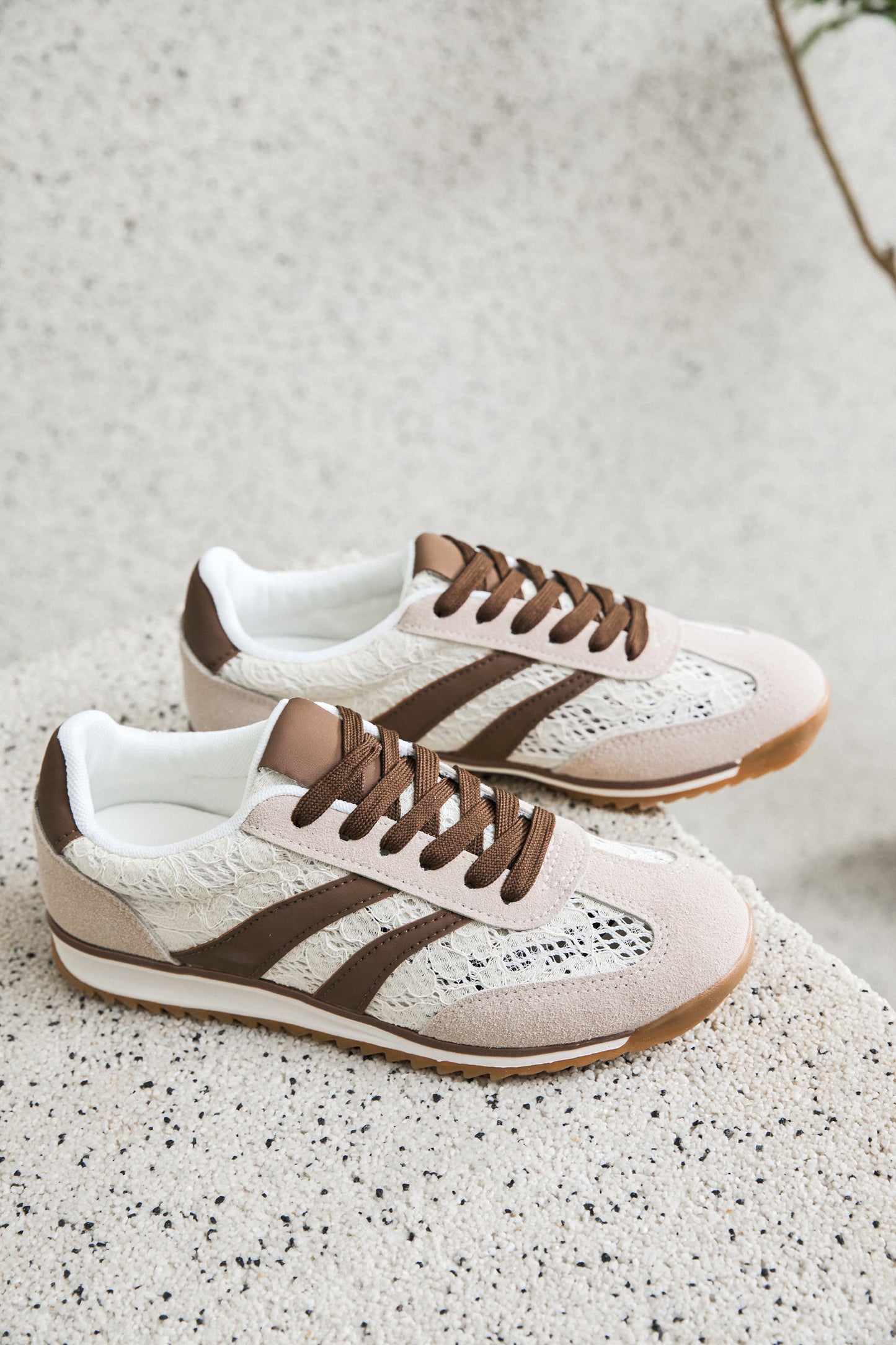 Sneakers in pizzo beige e caffè