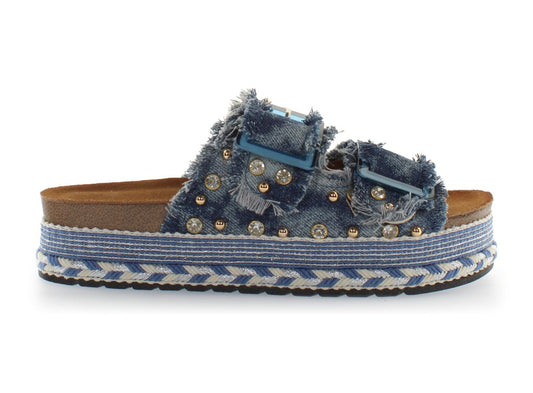 Ciabatta in jeans con borchie e strass